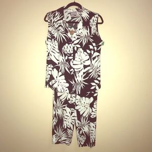 ⚡️Premier International Hawaiian Top Capris Size M
